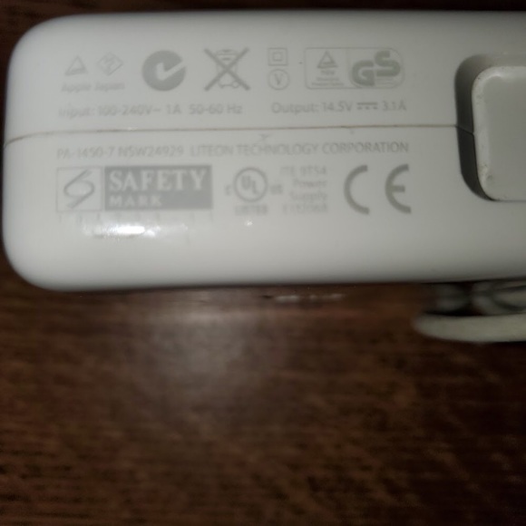 Apple macbook chargers - Picture 7 of 7